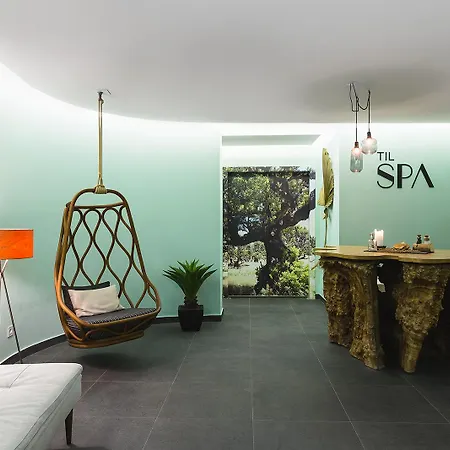 Castanheiro Boutique 4* פונשל