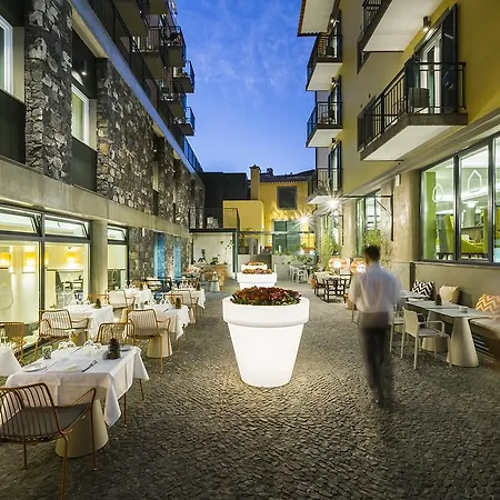 Castanheiro Boutique פונשל